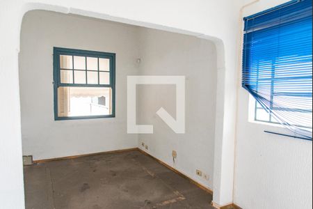 Casa à venda com 200m², 3 quartos e 2 vagasEdícula/quarto