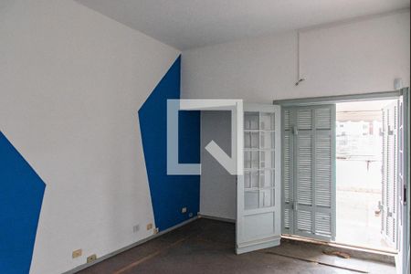 Casa à venda com 200m², 3 quartos e 2 vagasSuíte