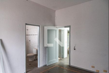 Casa à venda com 200m², 3 quartos e 2 vagasSuíte