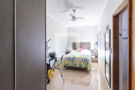 Casa à venda com 300m², 4 quartos e 2 vagasSuíte 2