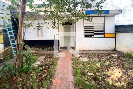 Casa à venda com 275m², 3 quartos e 2 vagas Casa à venda com 275m², 3 quartos e 2 vagasPátio
