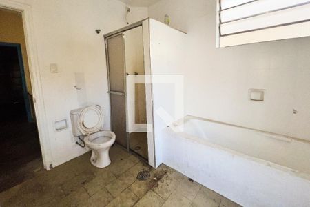 Casa à venda com 275m², 3 quartos e 2 vagas Casa à venda com 275m², 3 quartos e 2 vagasBanheiro