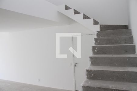 Apartamento à venda com 111m², 1 quarto e 2 vagasEscada sobe p/quarto