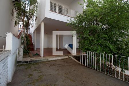 Casa para alugar com 500m², 5 quartos e 1 vagaFachada