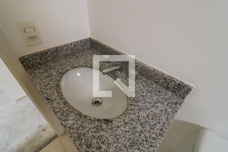 Apartamento à venda com 64m², 2 quartos e 1 vaga Apartamento à venda com 64m², 2 quartos e 1 vagaBanheiro da Suíte 2