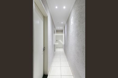 Casa à venda com 140m², 4 quartos e 1 vaga Casa à venda com 140m², 4 quartos e 1 vagaCorredor