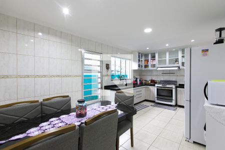 Casa à venda com 140m², 4 quartos e 1 vaga Casa à venda com 140m², 4 quartos e 1 vagaCozinha