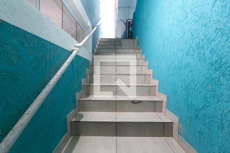 Casa à venda com 140m², 4 quartos e 1 vaga Casa à venda com 140m², 4 quartos e 1 vagaEscada da Área de Serviço