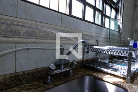 Casa à venda com 385m², 3 quartos e 3 vagas Casa à venda com 385m², 3 quartos e 3 vagasCozinha
