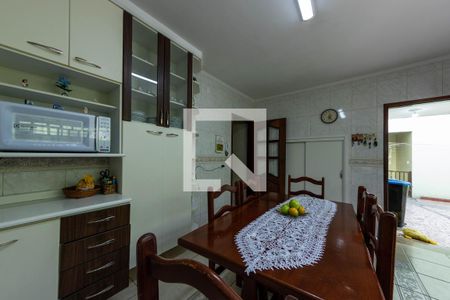 Casa à venda com 385m², 3 quartos e 3 vagas Casa à venda com 385m², 3 quartos e 3 vagasCozinha