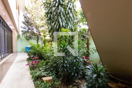 Casa à venda com 385m², 3 quartos e 3 vagas Casa à venda com 385m², 3 quartos e 3 vagasÁrea comum
