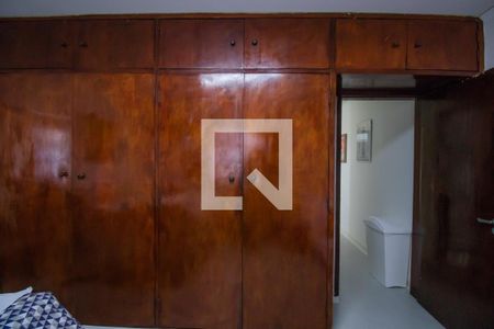 Casa à venda com 170m², 2 quartos e 2 vagas Casa à venda com 170m², 2 quartos e 2 vagasQuarto 2