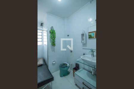 Casa à venda com 170m², 2 quartos e 2 vagas Casa à venda com 170m², 2 quartos e 2 vagasBanheiro