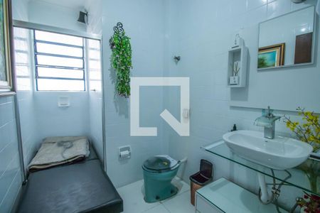 Casa à venda com 170m², 2 quartos e 2 vagas Casa à venda com 170m², 2 quartos e 2 vagasBanheiro