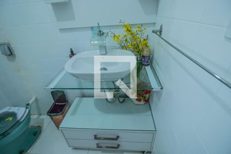 Casa à venda com 170m², 2 quartos e 2 vagas Casa à venda com 170m², 2 quartos e 2 vagasBanheiro