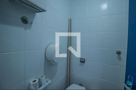 Casa à venda com 170m², 2 quartos e 2 vagas Casa à venda com 170m², 2 quartos e 2 vagasBanheiro de Serviço