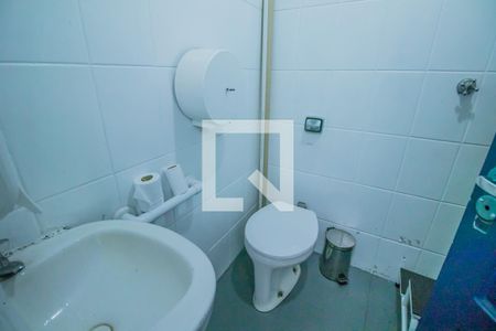 Casa à venda com 170m², 2 quartos e 2 vagas Casa à venda com 170m², 2 quartos e 2 vagasBanheiro de Serviço