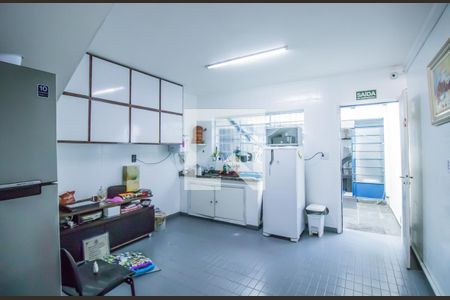 Casa à venda com 170m², 2 quartos e 2 vagas Casa à venda com 170m², 2 quartos e 2 vagasCozinha