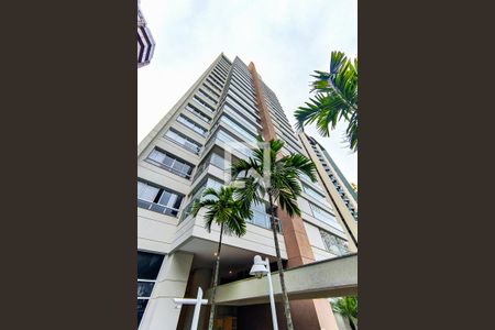 Apartamento à venda com 186m², 3 quartos e 4 vagas Apartamento à venda com 186m², 3 quartos e 4 vagasFachada