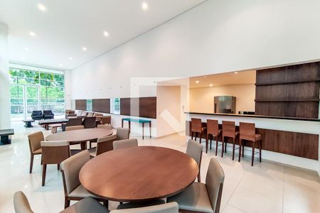 Apartamento à venda com 186m², 3 quartos e 4 vagas Apartamento à venda com 186m², 3 quartos e 4 vagasÁrea Comum - Salão de Festas