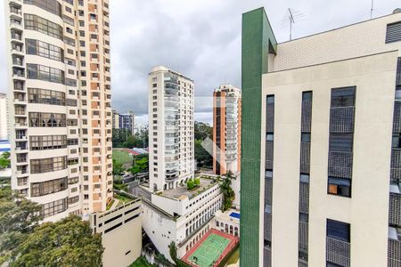 Apartamento à venda com 186m², 3 quartos e 4 vagas Apartamento à venda com 186m², 3 quartos e 4 vagasVista da Suíte 1