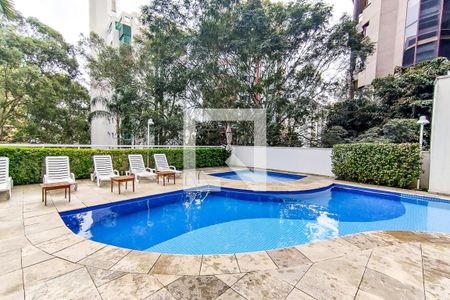 Apartamento à venda com 186m², 3 quartos e 4 vagas Apartamento à venda com 186m², 3 quartos e 4 vagasÁrea Comum - Piscina Externa