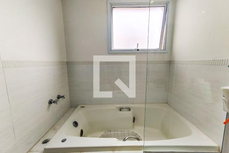 Apartamento à venda com 186m², 3 quartos e 4 vagas Apartamento à venda com 186m², 3 quartos e 4 vagasBanheiro Suíte 1