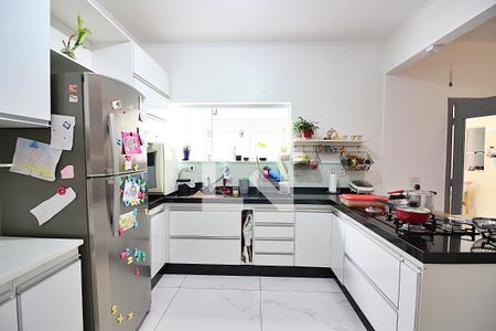 Casa à venda com 180m², 3 quartos e 2 vagasCozinha