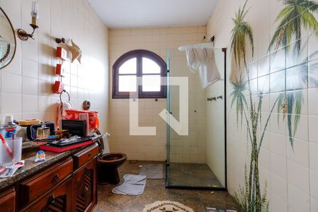 Casa à venda com 700m², 4 quartos e 6 vagasBanheiro da Suíte 2