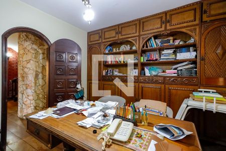 Casa à venda com 700m², 4 quartos e 6 vagasEscritório