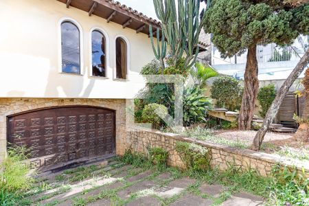 Casa à venda com 700m², 4 quartos e 6 vagasGaragem