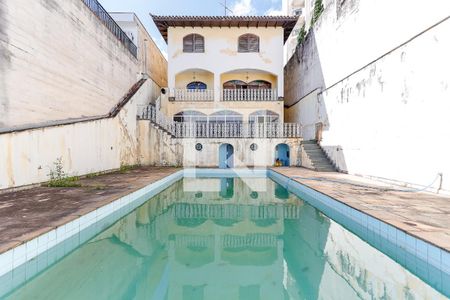 Casa à venda com 700m², 4 quartos e 6 vagasPiscina