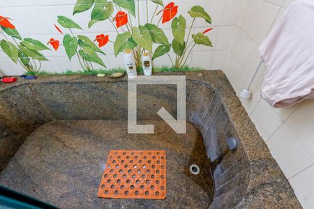 Casa à venda com 700m², 4 quartos e 6 vagasBanheiro da Suíte 1