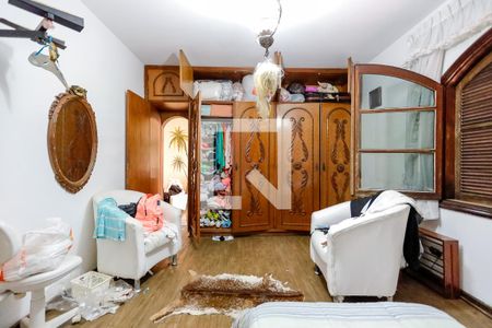 Casa à venda com 700m², 4 quartos e 6 vagasSuíte 2