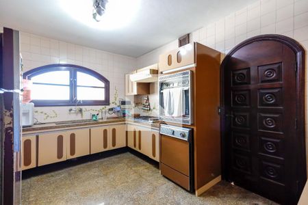 Casa à venda com 700m², 4 quartos e 6 vagasCozinha