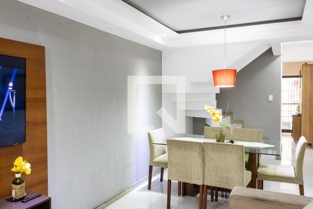 Sala de casa de condomínio para alugar com 2 quartos, 120m² em Campo Grande, Rio de Janeiro