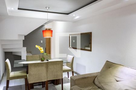 Sala de casa de condomínio para alugar com 2 quartos, 120m² em Campo Grande, Rio de Janeiro