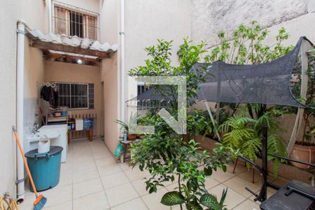 Casa à venda com 90m², 2 quartos e 1 vaga Casa à venda com 90m², 2 quartos e 1 vagaQuintal / Área de Serviço