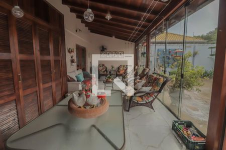 Casa à venda com 320m², 4 quartos e 3 vagasÁrea externa