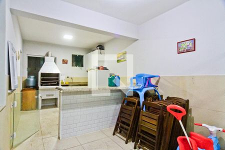 Casa à venda com 250m², 4 quartos e 6 vagas Casa à venda com 250m², 4 quartos e 6 vagasÁrea de lazer