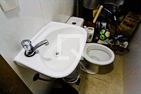 Casa à venda com 250m², 4 quartos e 6 vagas Casa à venda com 250m², 4 quartos e 6 vagasÁrea de lazer - Lavabo