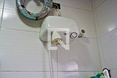 Casa à venda com 250m², 4 quartos e 6 vagas Casa à venda com 250m², 4 quartos e 6 vagasEdícula - Banheiro