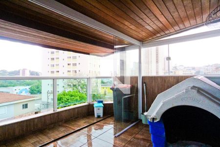 Casa à venda com 250m², 4 quartos e 6 vagas Casa à venda com 250m², 4 quartos e 6 vagasEdícula - Varanda