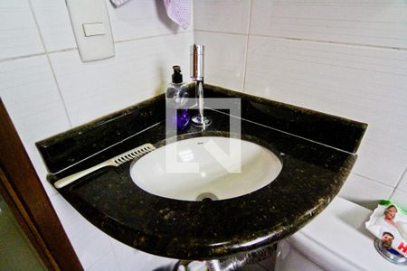 Casa à venda com 250m², 4 quartos e 6 vagas Casa à venda com 250m², 4 quartos e 6 vagasEdícula - Banheiro