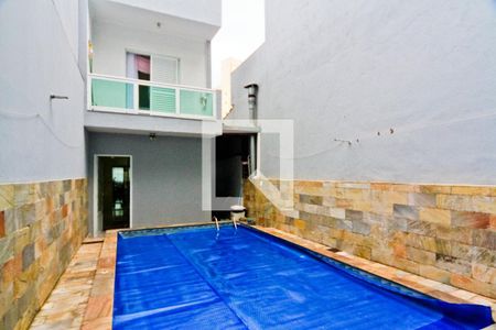 Casa à venda com 250m², 4 quartos e 6 vagas Casa à venda com 250m², 4 quartos e 6 vagasÁrea Externa
