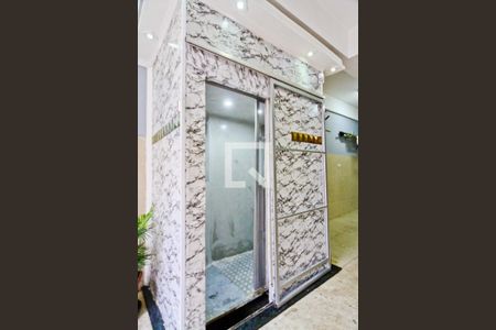 Casa à venda com 250m², 4 quartos e 6 vagas Casa à venda com 250m², 4 quartos e 6 vagasElevador