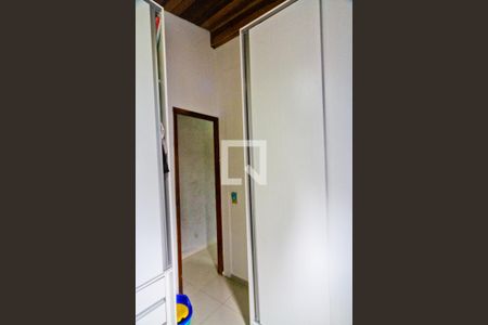 Casa à venda com 250m², 4 quartos e 6 vagas Casa à venda com 250m², 4 quartos e 6 vagasEdícula - Quarto 1