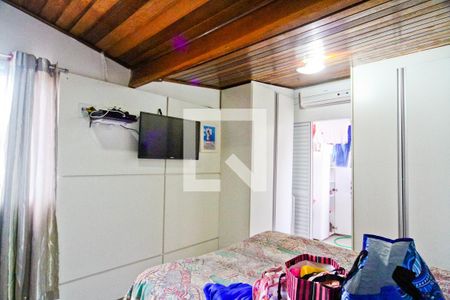 Casa à venda com 250m², 4 quartos e 6 vagas Casa à venda com 250m², 4 quartos e 6 vagasEdícula - Quarto 2