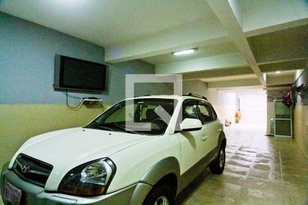 Casa à venda com 250m², 4 quartos e 6 vagas Casa à venda com 250m², 4 quartos e 6 vagasGaragem