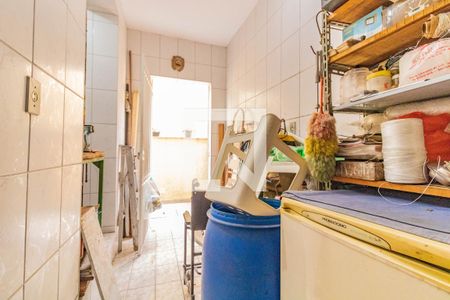 Casa à venda com 288m², 2 quartos e 5 vagas Casa à venda com 288m², 2 quartos e 5 vagasOficina - Dispensa